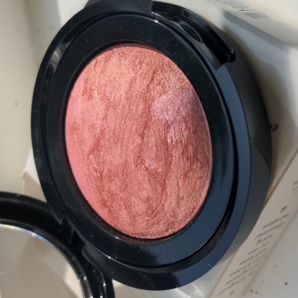 Laura Geller: Baked Blush-N-Brighten - Picture 2 of 2